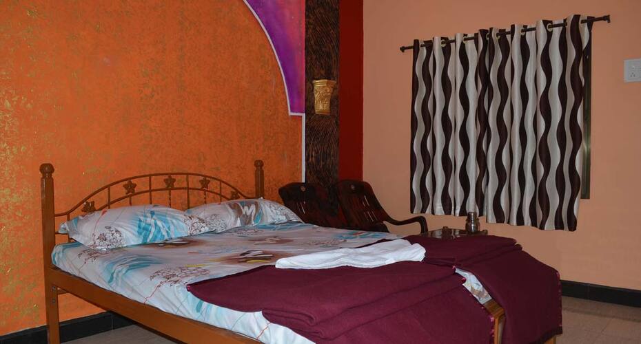 Sarsi Guest House, Guhagar 3